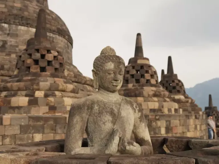 Thousand-Buddha Temple of Borobudur thumbnail
