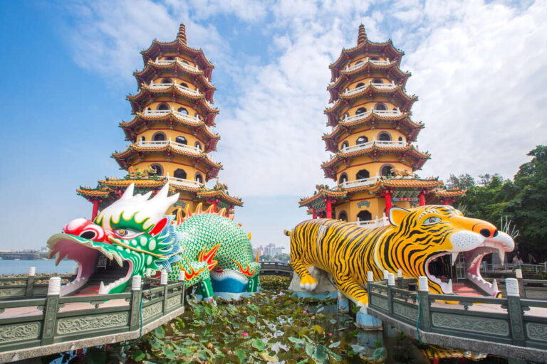 Lotus Pond in Kaohsiung thumbnail